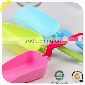 OEM Novel Kitchen Tools Party Favor Goods Ice Cream Scoops Wedding Plastic Ice Scoops thumbnail-1