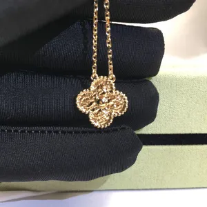 VCA 18K Gold Lava Four-Leaf Clover Necklace thumbnail-3