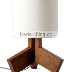 Popular Children Reading Desk Lamp Wood Base Table Lamp thumbnail-1