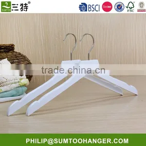 Best Quality White Wooden Hangers Wholesale thumbnail-1