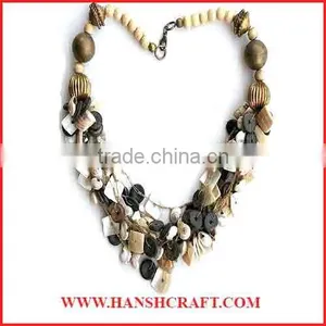 Shell Necklace thumbnail-1