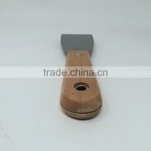Wooden Handle Carbon Steel Scraper thumbnail-1
