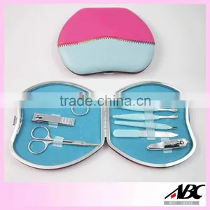 Hot Sale Avon Manicure Set In Triangle Shaped Case thumbnail-2