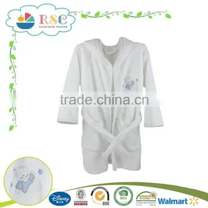 100% Polyester Coral Fleece Bathrobe With Hood for Kids thumbnail-1