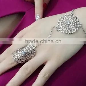 Latest Gold Finger Ring Designs Hollow Sun Shape Gold Women's Finger Ring Bracelet thumbnail-6
