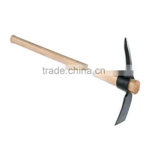 China Wholesale High-quality Varnished Wooden Handle Garden Hoe thumbnail-1