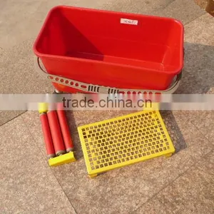 Plastic Bucket With Roller and Stand thumbnail-2