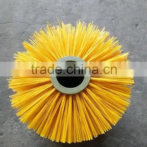 High Quality PP Material Cylinderical Cow Scratching Brush thumbnail-1