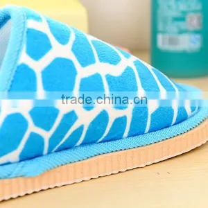 New 2015 Fashion Stone Pattern Soft Outsole Indoor Men and Women Winter Slippers thumbnail-2