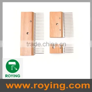 Customized Wooden Handle Metal Teeth Line Comb Scraper thumbnail-1