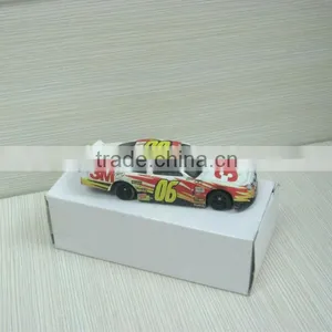 1:64 Diecast Mini Racing Car Model thumbnail-1
