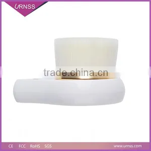 Wood Handle Manual Facial Cleansing Brush thumbnail-5