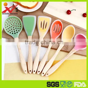 Wooden Handle Silicone Head Top Quality Fashional Style Kitchenware Set thumbnail-1