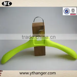 Green Rubber Coated Hanger With Non-slip Surface for Clothes thumbnail-1