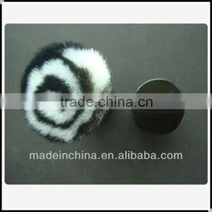 Colorful Powder Brush Retractable Cosmetic Pump Powder Brush thumbnail-1