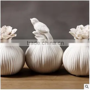 2016 Jingdezhen Professional China Manufacturer White Vase Different Type for Home Decor thumbnail-2