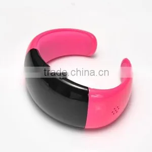 Fashion Bluetooth Bracelet Vibrating LCD Caller ID Alert Anti-Loss Digital Time thumbnail-1