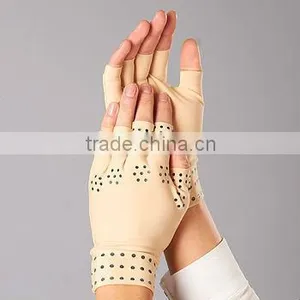 MAGNETIC ANTI-ARTHRITIS THERAPY GLOVES thumbnail-2