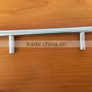 Hot Sale Wardrobe Pull Handle Kitchen Cabinet Parts Finger Pull Handle thumbnail-4
