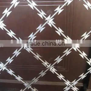 CBT-65 Hot Dipped Galvanized Razor Barbed Wire Mesh thumbnail-6