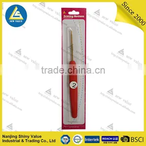 Custom Plastic Handle Aluminum Crochet Hook thumbnail-1