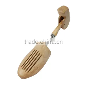 Twistable Wooden Type Lotus/schima Wood Shoe Tree Type Shoe Stretcher in Individual Package thumbnail-4