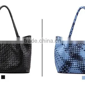 Fashional and Good Quality Ladies Leather Handbags thumbnail-4