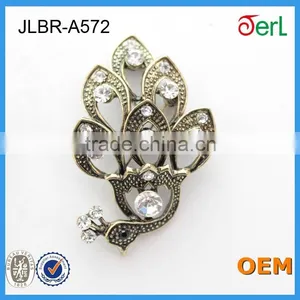 Handmade Accessories Women Brooch Big Peacock Shape Crystal Rhinestone Brooch thumbnail-3