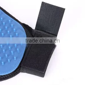 True Touch Five Finger Deshedding Glove Dog Grooming Brush Pet Grooming Glove thumbnail-5