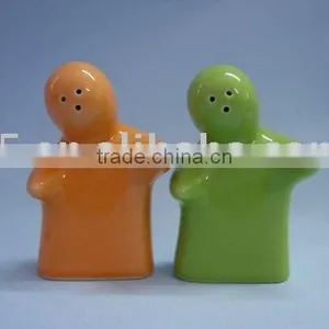 Ceramic Salt & Pepper Shaker thumbnail-1
