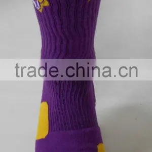 Men Custom Dri Fit Elite Basketball Crew Socks thumbnail-4