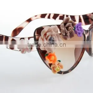 Handmade DIY Cat Eye Big Frame Plastic Flower Decorated UV Sunglasses thumbnail-3