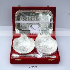 Metal Bowl Two Bowl With One Square Tray and Two Spoons Made in Brass and Silver Plated in a Velvet Box thumbnail-1