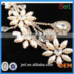 2016 New Style Wholesale Bridal Rhinestone Appliques for Wedding Dress thumbnail-6