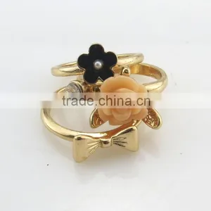 Spring Style Flower Alloy Rhinestone Rings thumbnail-1