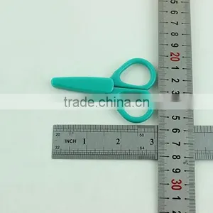Baby Nail Scissors With Safety Cover Factory Price HB-3001 Round Tipped thumbnail-5