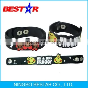 Popular Silicon Wrist Band in 2015 thumbnail-1