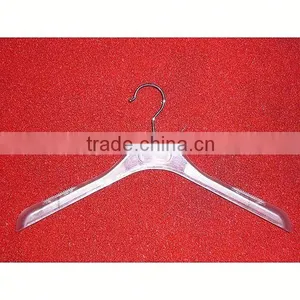 Durable Plastic Hanger thumbnail-6