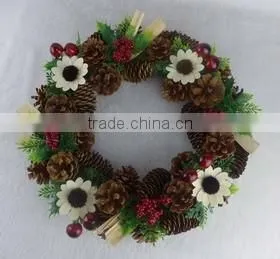 Xmas Berry Decorated Pin Needle Wreath Christmas Decoration thumbnail-6