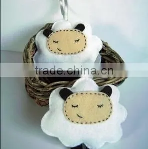 Express Hot Sale High Quality New Products Wholesale Handmade Felt Sheep Shaped Christmas Hanging Decoration thumbnail-1