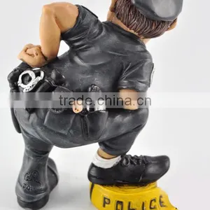 Cheap Promotinal Small Resin Police Figurines Wholesale thumbnail-2