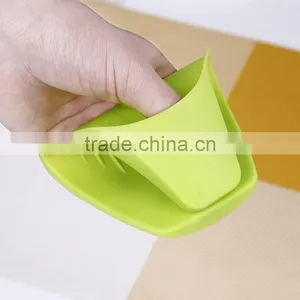 High Quality Factory Price Silicone Heat Insulation Glove thumbnail-6