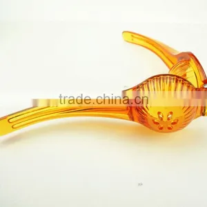41027 Lemon and Lime Juice Squeezer thumbnail-4