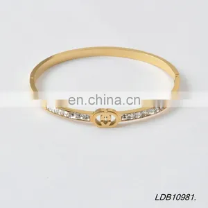 Crystal With Smoothly Gold Cuff Bracelate thumbnail-2