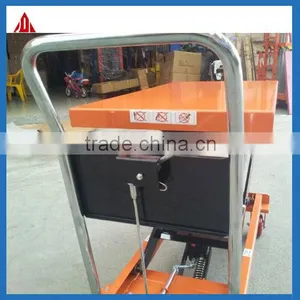 Custom-made!2Tons Manual Small DC Battery Hydraulic Scissor Lift Platform for Delivery of Goods thumbnail-1