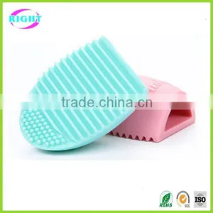 Silicone Egg Makeup Brush Cleaner thumbnail-4