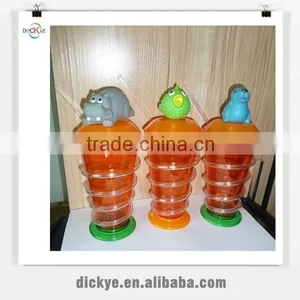 Plastic Cups With Straw and Lid thumbnail-3