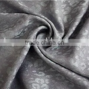 Jacquard Leopard Pattern Wool Scarf thumbnail-3