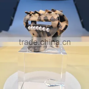6 Teeth Handmade Pearl Decorative Hair Claw 2015 New Design Hollow Out Magic Clamps Chinese Suppliers for Fashion Claws thumbnail-5