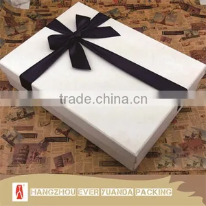 Shiny Green Color Printed Apparel Packaging Supplies With Magnetic thumbnail-1